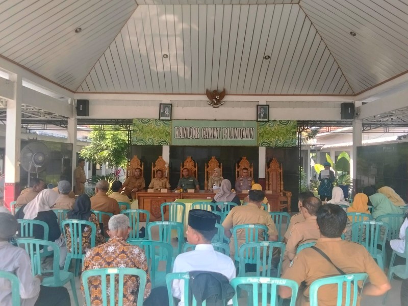 Danramil Plandaan Hadiri Pisah Sambut Sekcam