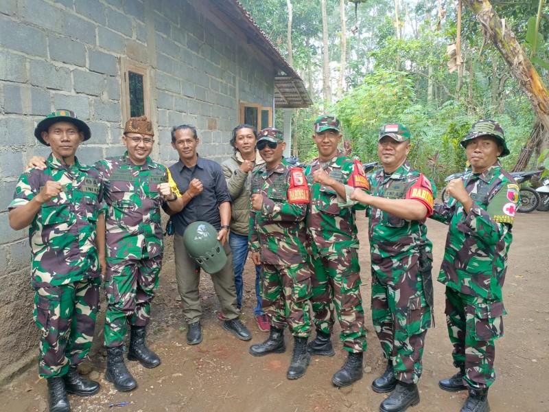 Mantan Dandim 0820/Probolinggo Terima Sambutan Hangat Saat Kunjungi Lokasi TMMD Ke-128 di Desa Brabe