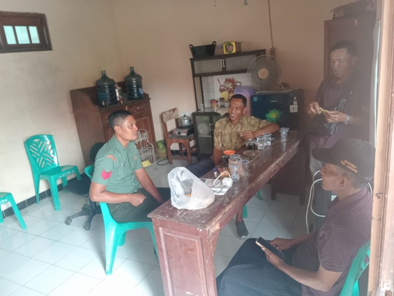 Kopka Hindri Komsos dengan Perangkat Desa Kepuhrejo