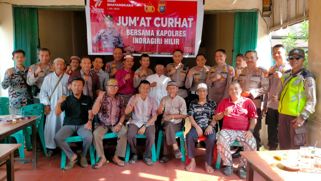 Polres Inhil Gelar Jum'at Curhat bersama Masyarakat Parit 11 Tembilahan Hulu