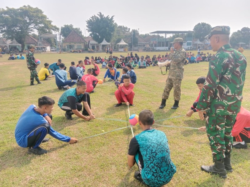 Anggota Koramil Mojoagung Jadi Pemateri Masa Pengenalan Lingkungan Sekolah