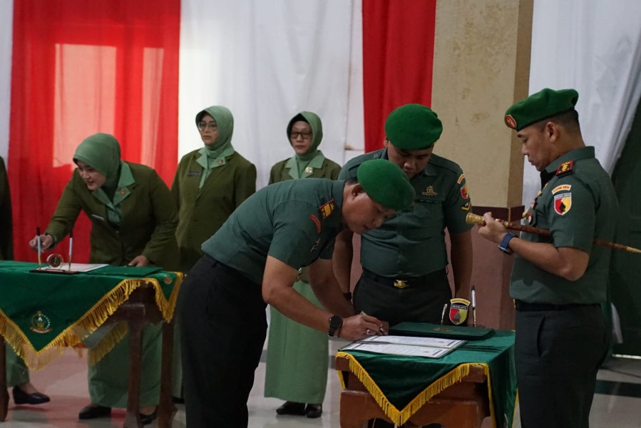 Dandim 0814/Jombang Pimpin Korps Raport Serah Terima Jabatan Perwira Staf dan Danramil Jajaran