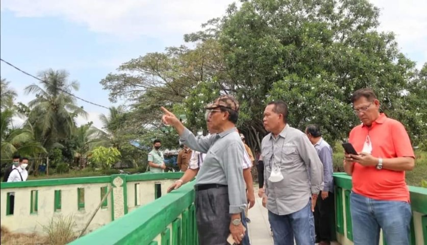 HM. Wardan Bersama Alumni APDN Angkatan IX Berziarah ke Makam Syekh Abdurrahman Sidiq