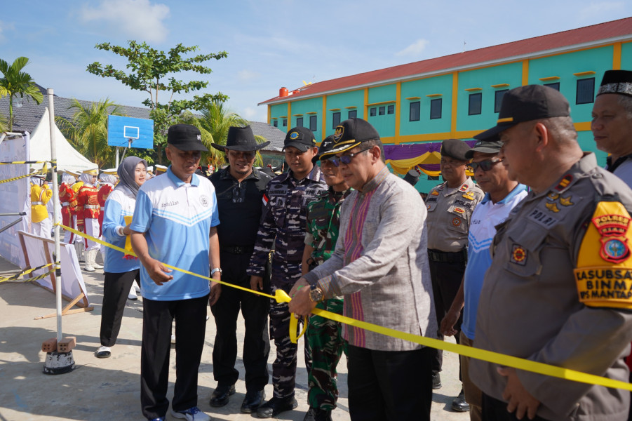 Pj Bupati Indragiri Hilir Hadiri dan Buka COMPAS Season 2 di MAN 1 Inhil