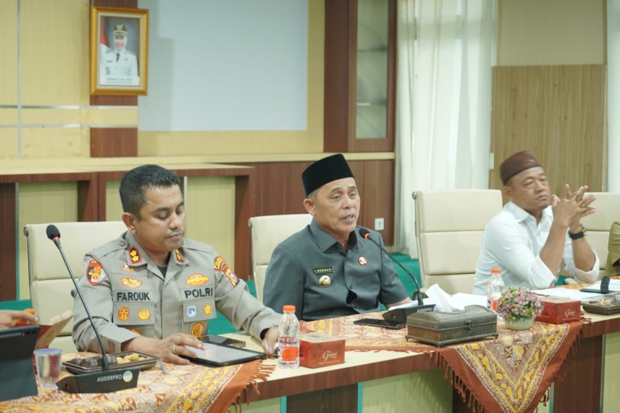 Bupati Inhil Herman,  Segala Macam Kegiatan Perusahaan PT. PWP Kami Harap dihentikan Sementara