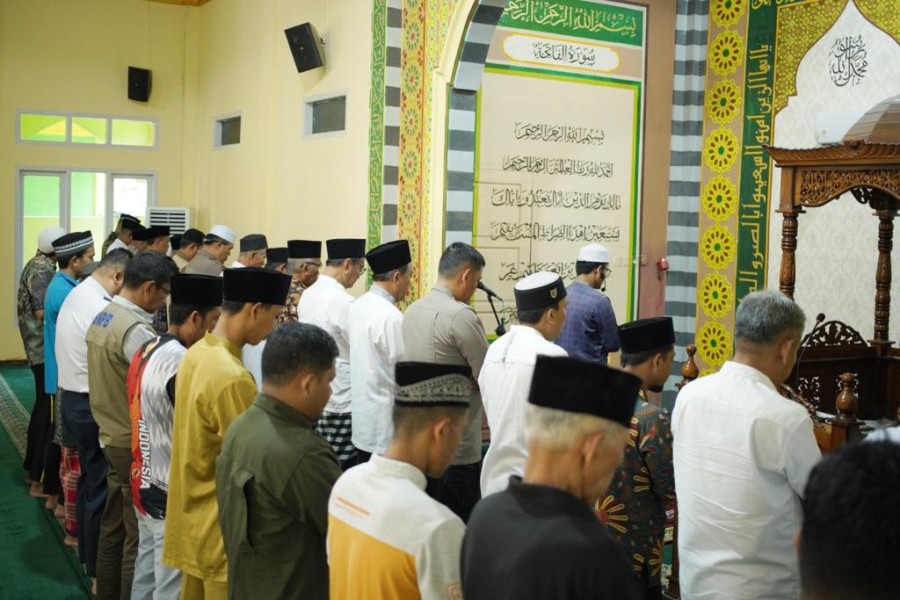 Bupati Inhil Laksanakan Shalat Gerhana