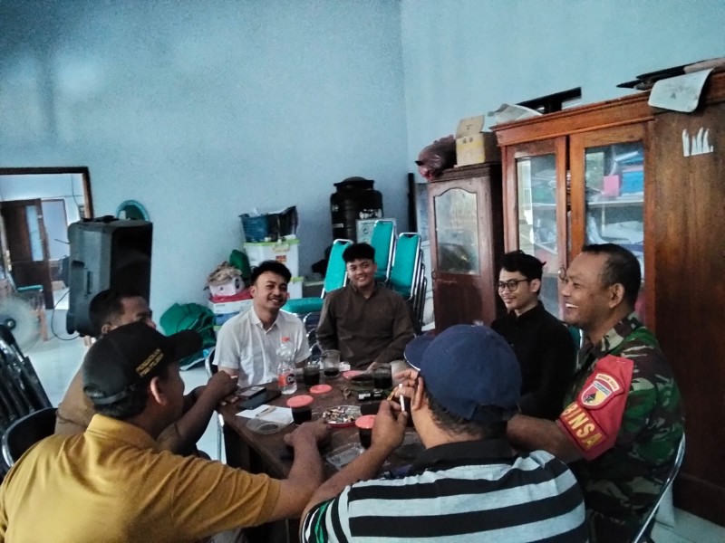 Serka Didik Menyatu dengan Warga Desa Mayangan