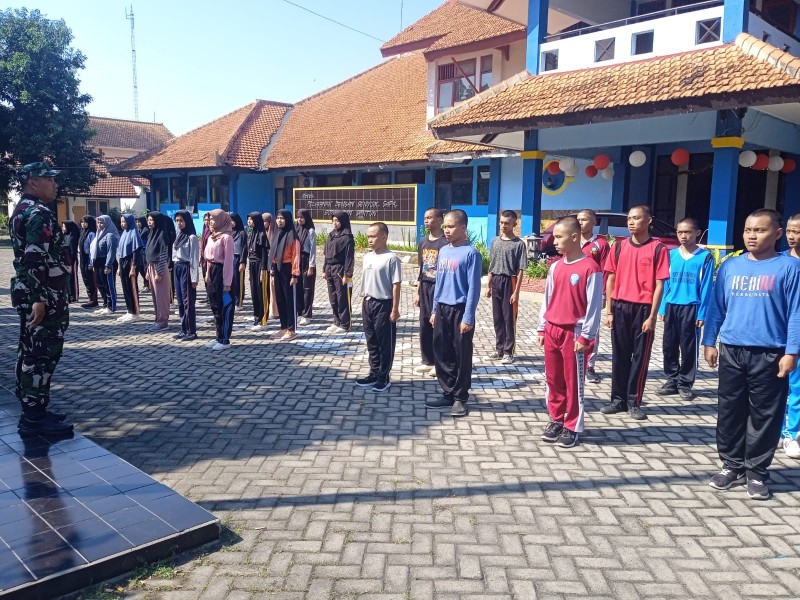 Anggota Koramil Kota Jombang Latih Kedisiplinan, Mental dan Fisik Remaja PSBR