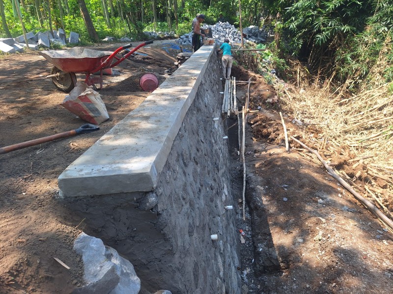 Pembangunan TPT di Desa Brabe Rampung 100 Persen, Warga Lega Tak Khawatir Longsor Lagi