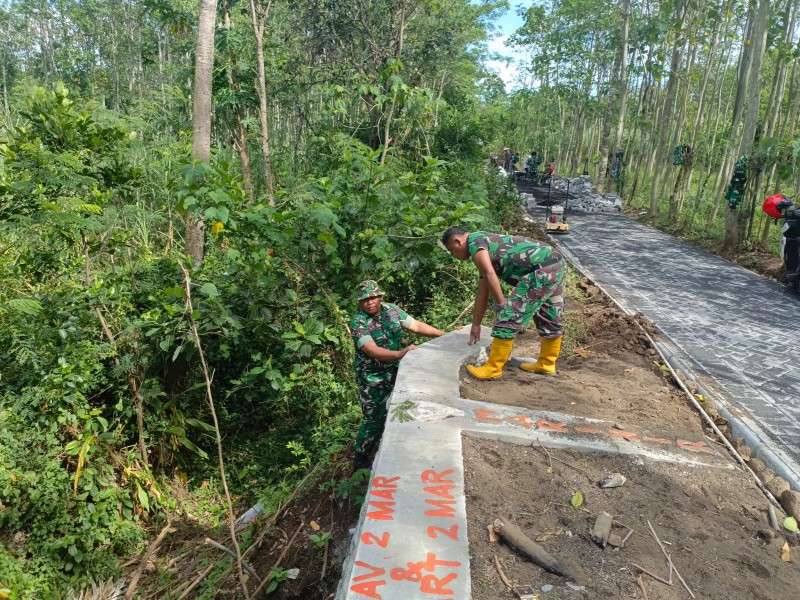 Cegah Potensi Longsor, Satgas TMMD Ke-128 Tuntaskan Pembangunan TPT di Desa Brabe