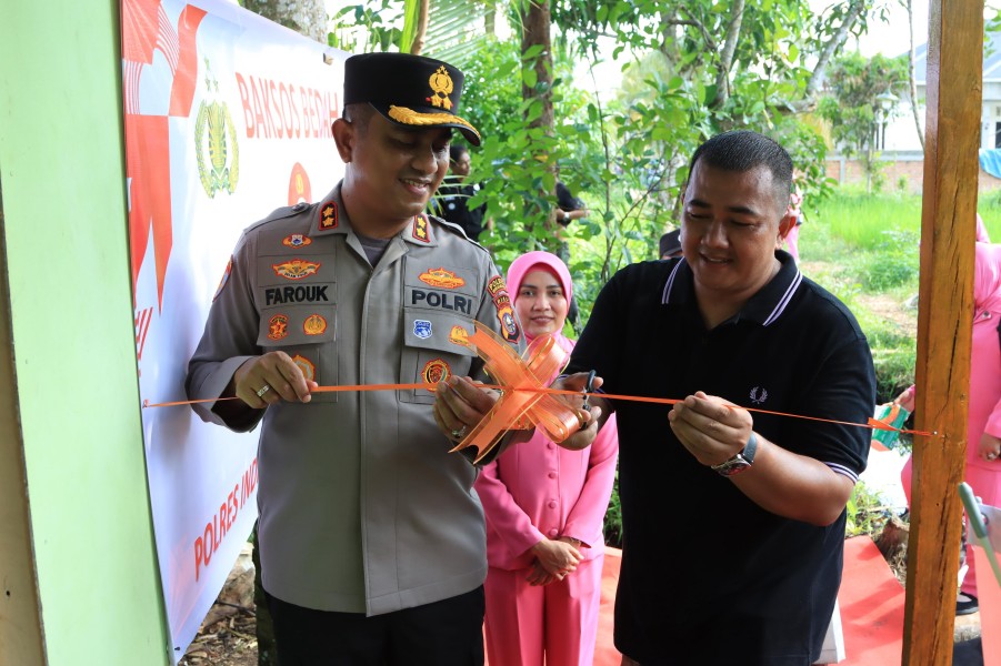 Polres Inhil Bersama Pengusaha Resmikan Rumah Hasil Bedah dalam Rangka HUT Bhayangkara ke-79