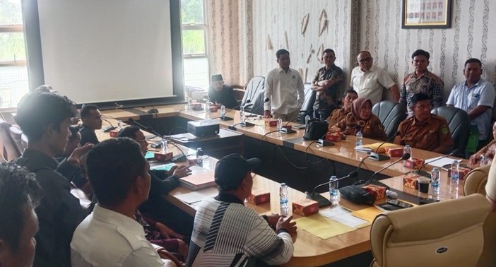 Komisi B DPRD Rohil Agenda RDP PT Jatim Jaya Perkasa dengan Koperasi Seribu Kubah