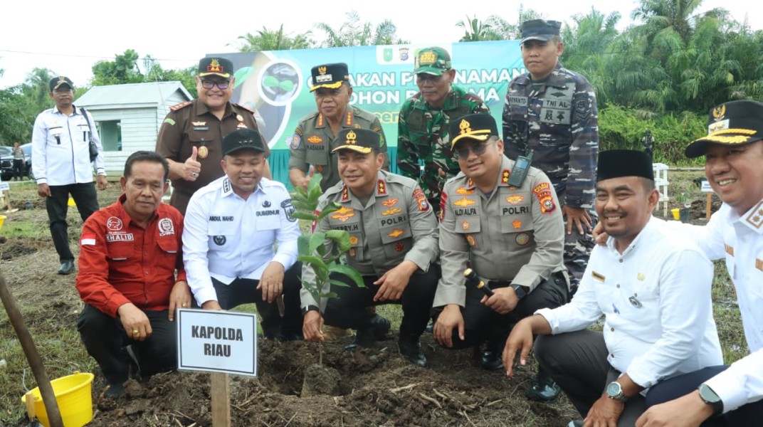 Kapolda dan Gubernur Riau Kunker ke Kepulauan Meranti, Tinjau Pos Satkamling, Jembatan Panglima Sampul, hingga Green Policing