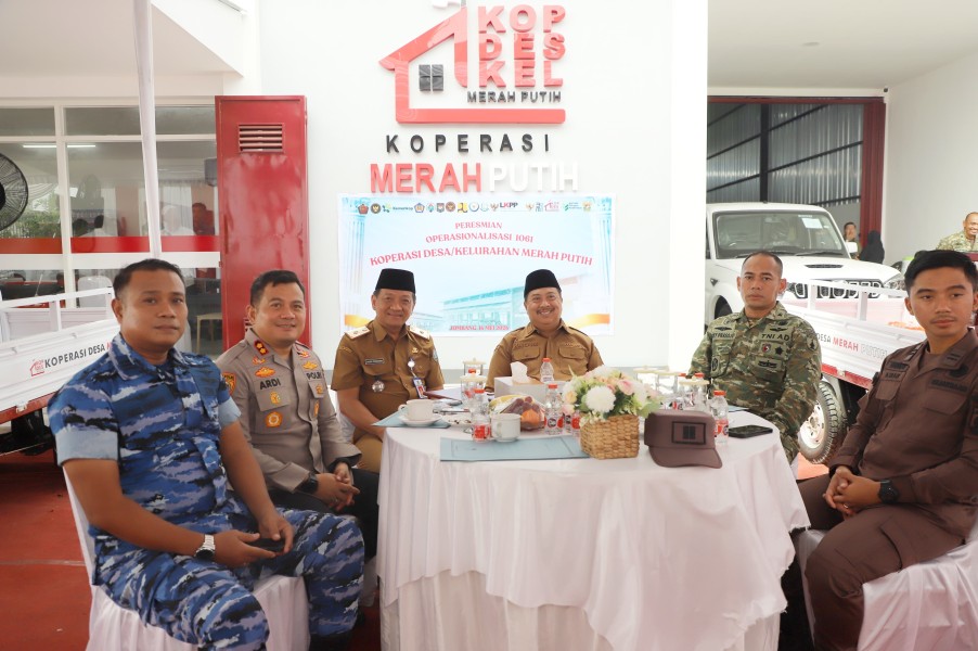 Dandim 0814/Jombang Bersama Forkopimda Ikuti Zoom Meeting Launching 1.061 Koperasi Merah Putih