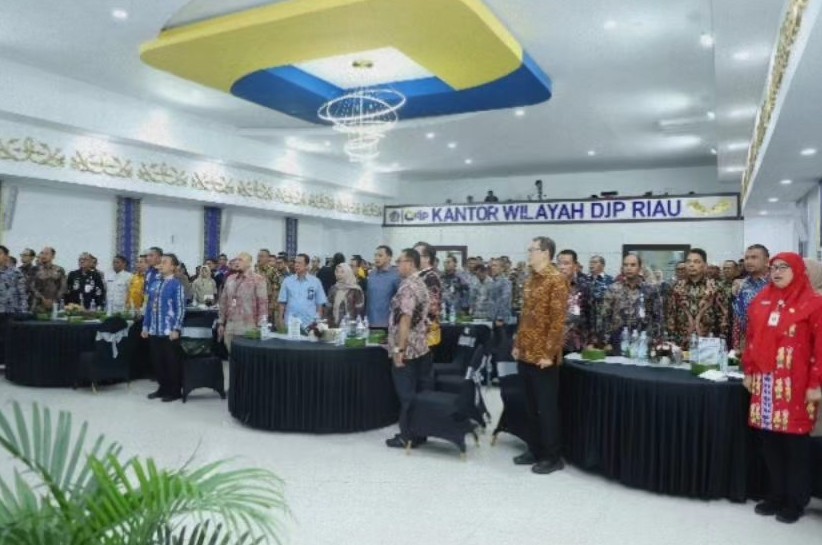 Hadiri Optimalisasi dan  Apresiasi Pelaksanaan PKS Tripartid , Bupati Inhil Terima 2 Penghargaan Apresiasi