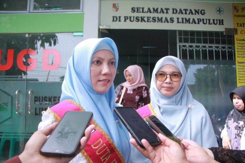 Sulastri Agung Dinobatkan Sebagai Duta IVA Tes dan Duta Imunisasi Pekanbaru