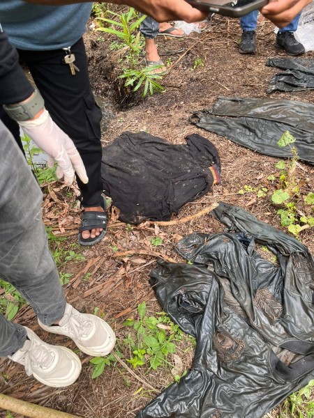 Penemuan Kerangka Manusia di Desa Sungai Asam, Polsek Reteh Lakukan Evakuasi