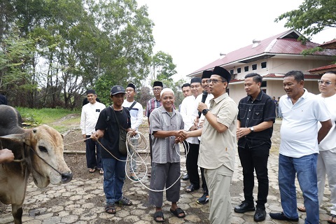 Daya Beli Meningkat, Bupati Iskandarsyah Bersyukur  Partisipasi Qurban Warga Karimun Melonjak.