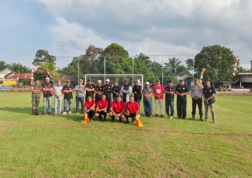 Pembukaan Turnamen Sepak Bola Azka Cup 1 di Kemuning Muda