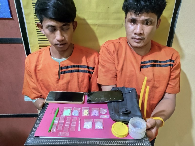 Polsek Rengat Barat Ringkus Dua Tersangka Narkoba di Rumah Kontrakan