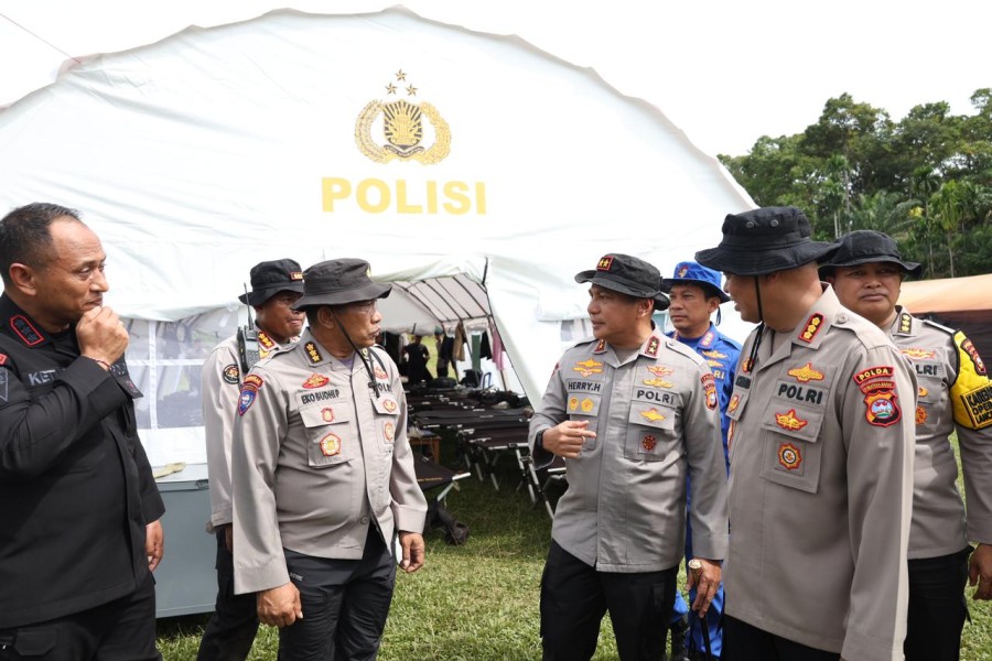 Menhut dan Kapolda Riau ke Lokasi Bencana di Agam, Evakuasi dan Bantuan Terus Dikerahkan