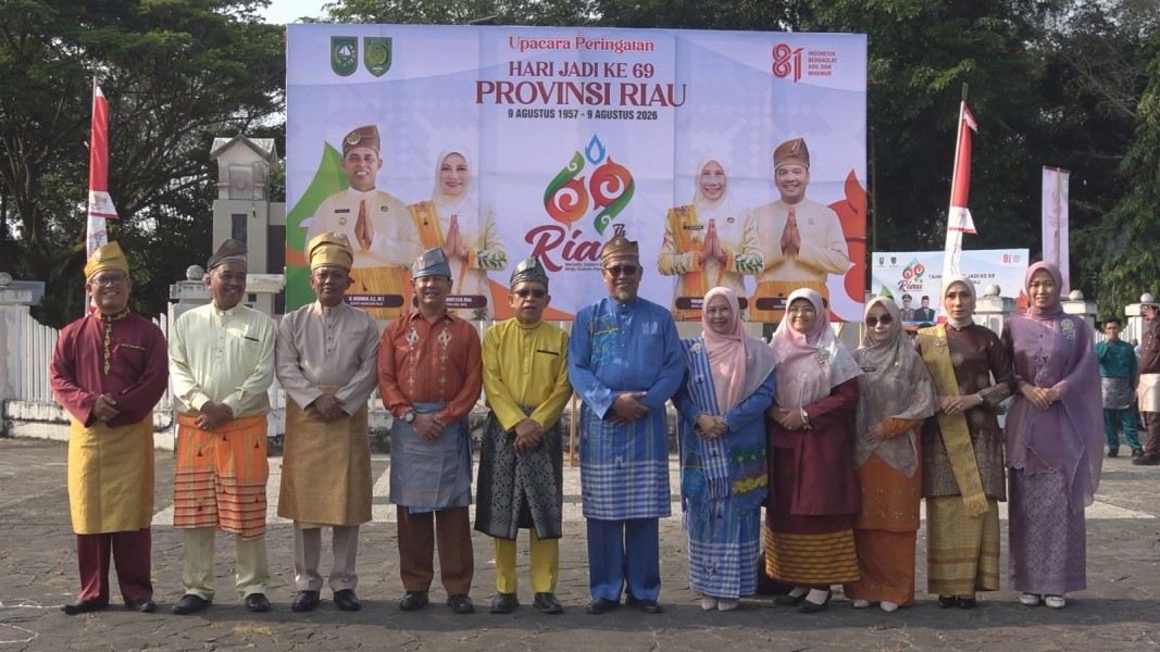 Sekda Inhil pimpin upacara Hari Jadi ke-69 Provinsi Riau