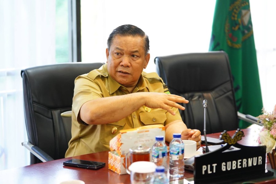 Gandeng Pemko Pekanbaru, Plt Gubri Segera Tangani Persoalan Banjir di Jalan Sudirman
