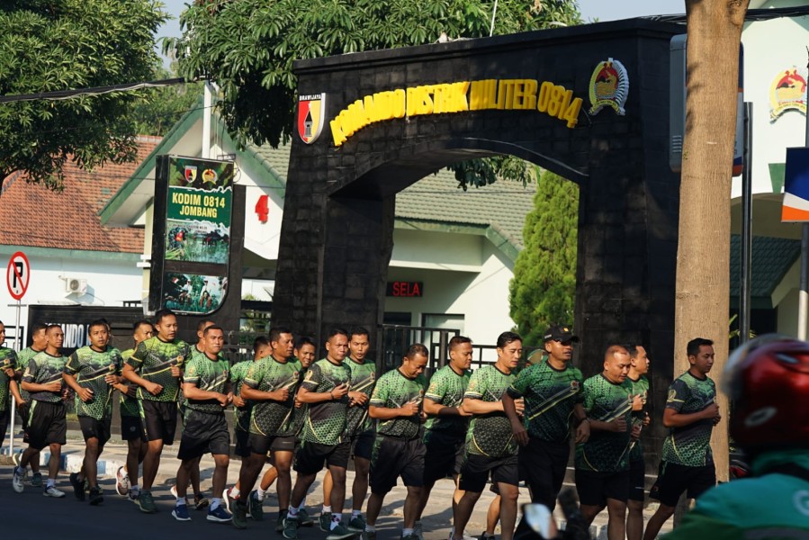 Kodim 0814/Jombang Gelar Lari Aerobik untuk Tingkatkan Kebugaran dan Soliditas Prajurit