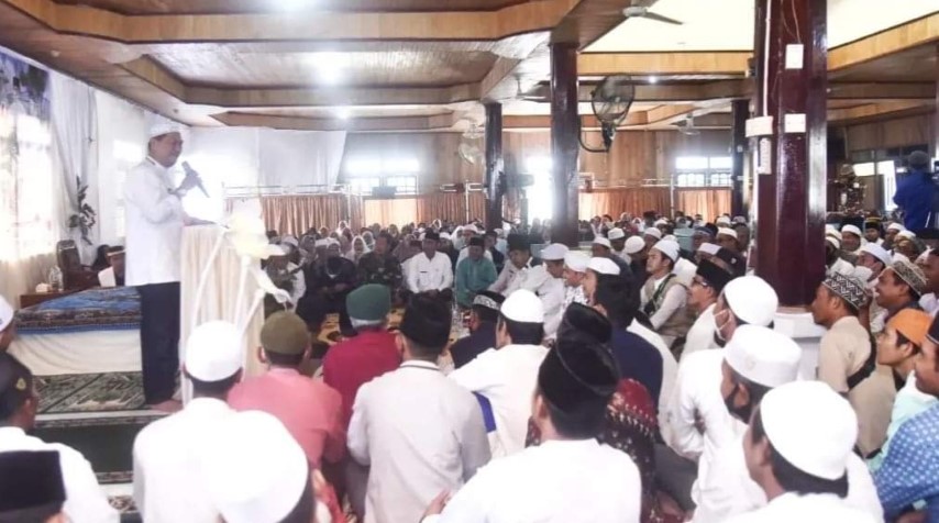 Wakil Bupati H.Syamsuddin Uti  Menghadiri Peringatan Isra  Mi raj 1443 H di Desa Tanjung Baru