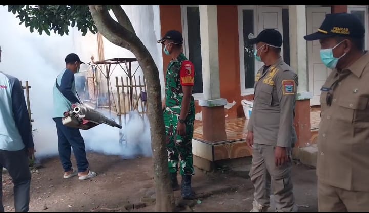 Asap Harapan di Dusun Rowo: Satgas TMMD dan Warga Bersatu Cegah DBD