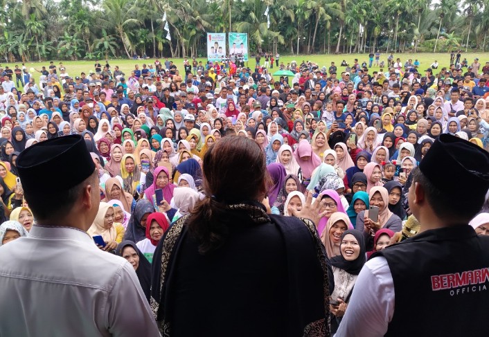 Riuh Sorak Sorai Dukungan Masyarakat Pengalihan Enok untuk Calon Gubernur Riau Abdul Wahid dan Ferryandi Bupati Inhil