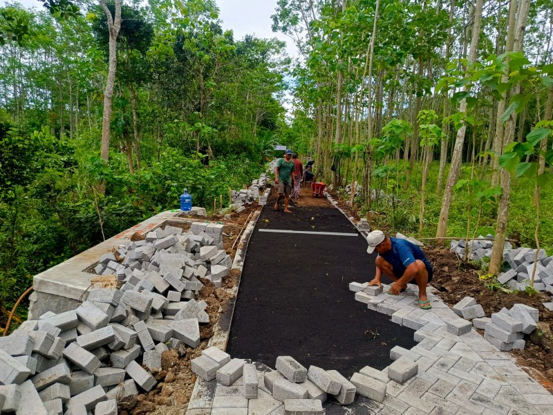 Pemasangan Pavingisasi di Dusun Klagin Capai 550 Meter, Satgas TMMD Ke-128 Kebut Penyelesaian
