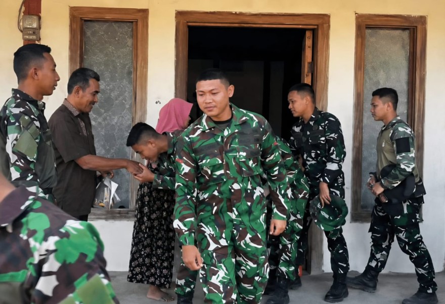 Jalinan Kekeluargaan Takkan Putus, Satgas TMMD 129 Bojonegoro Pamitan dengan Warga Desa Kesongo