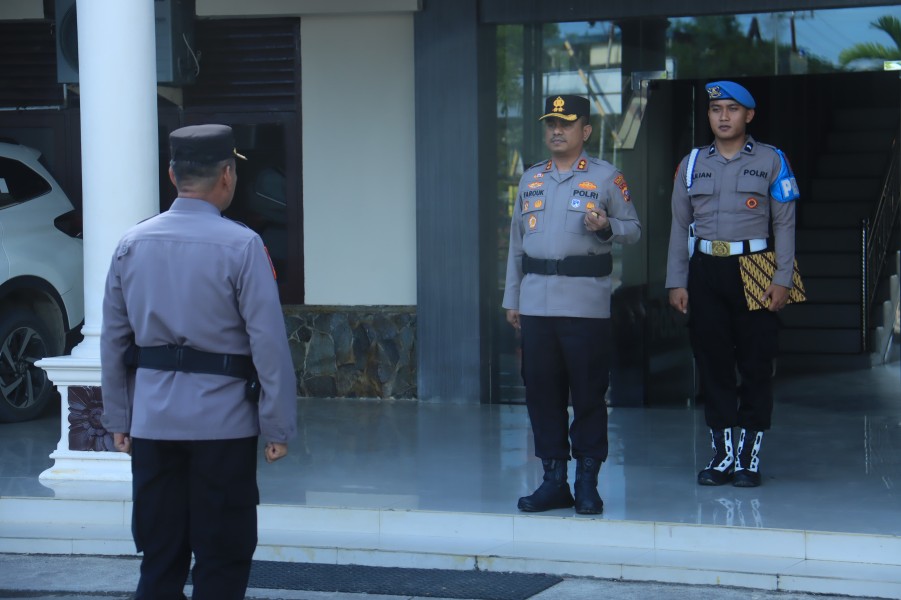 Kapolres Inhil  Pimpin Gelar Apel Pengamanan Pawai Malam Takbir Idul Adha 1447 H