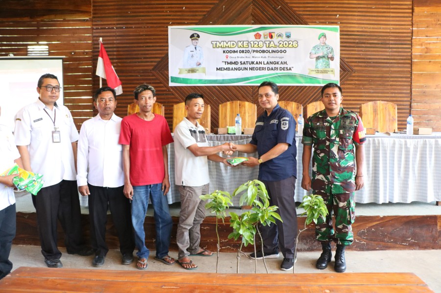 Dari Desa Brabe, Ribuan Bibit Harapan Tumbuh Bersama TMMD