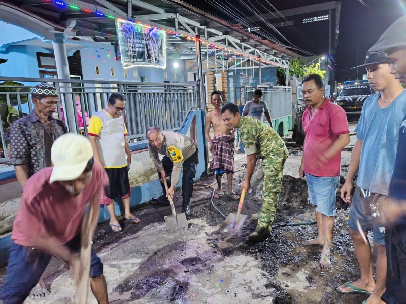 Pererat Kebersamaan, Satgas Kerjabakti Bersama Masyarakat Desa Brabe