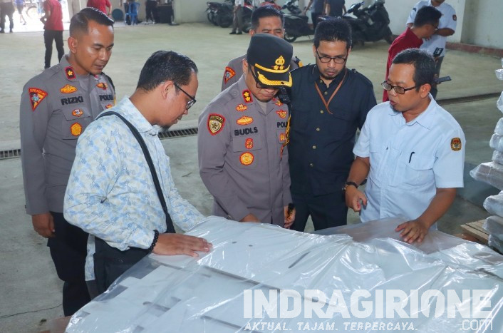 Kapolres Inhil Cek Gudang Logistik KPU, 320 Kotak Suara Masuk