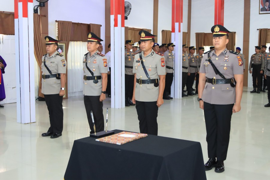 Pelantikan dan Sertijab Kabag Ren, Kapolsek Kempas dan Tembilahan Polres Inhil Berjalan Khidmat
