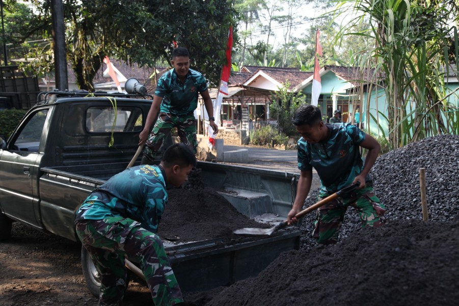 Pembangunan Tugu Prasasti TMMD ke-129 Dimulai, Satgas Siapkan Material Pendukung