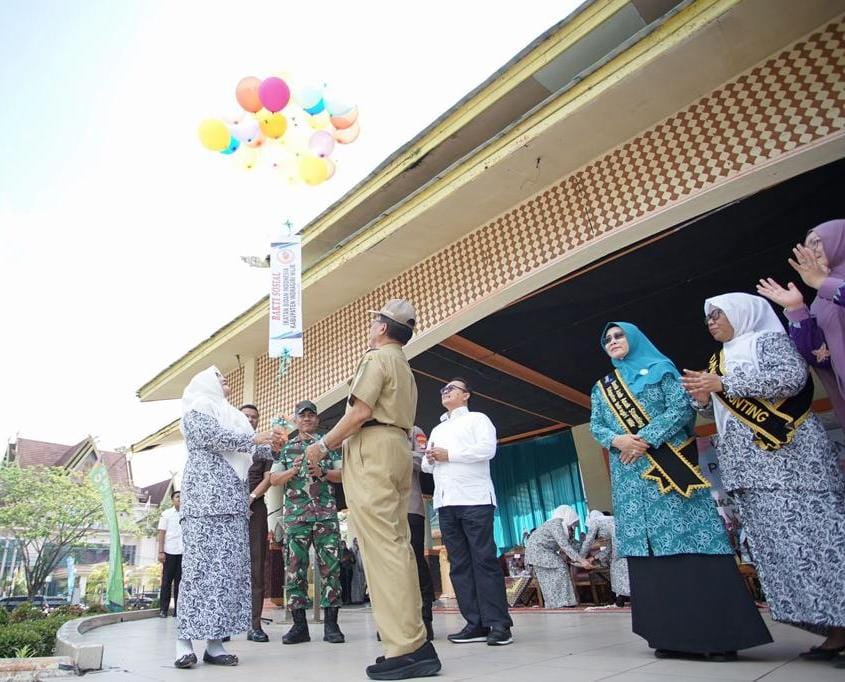 Dinkes Apresiasi  Kegiatan Bakti Sosial IBI Sempena HKN ke 58 