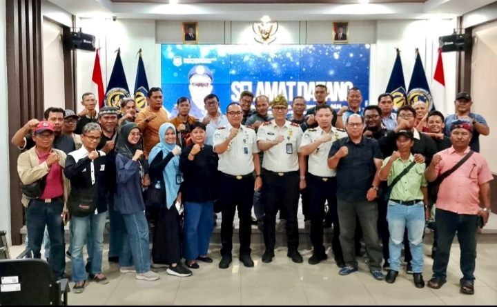 Kakanwil Imigrasi Kepri Kunker Ke Karimun, Dan Jalin Kemitraan Dengan Wartawan.