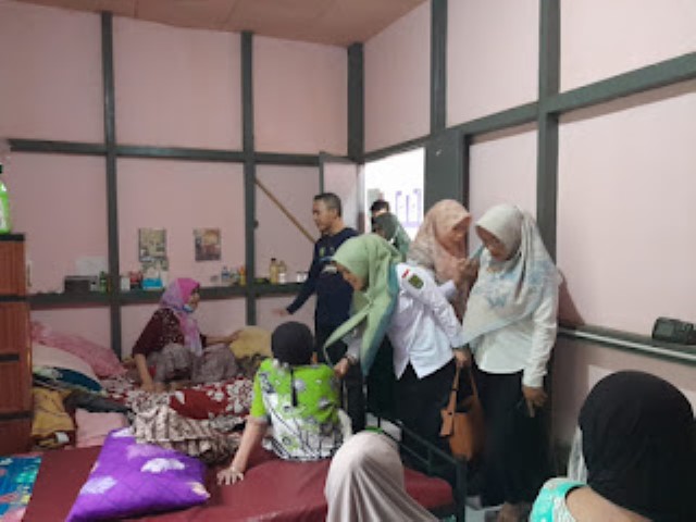 Didampingi Kasi Rehsos, Kadinsos Riau Kunjungi Yayasan  Pondok Bhakti Lansia