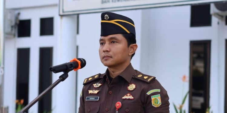 Kajari Karimun Gelar Apel Pagi, Ridwan Tekan Integritas Dan Pelayanan.