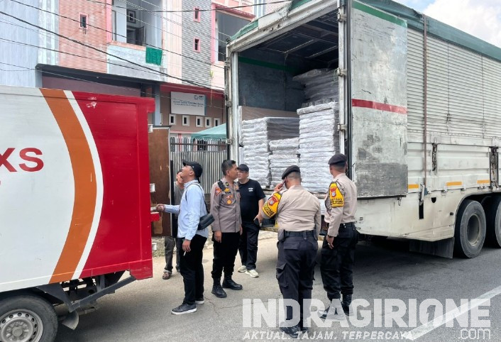 Logistik Bilik Suara KPU di Kawal Polres Inhil