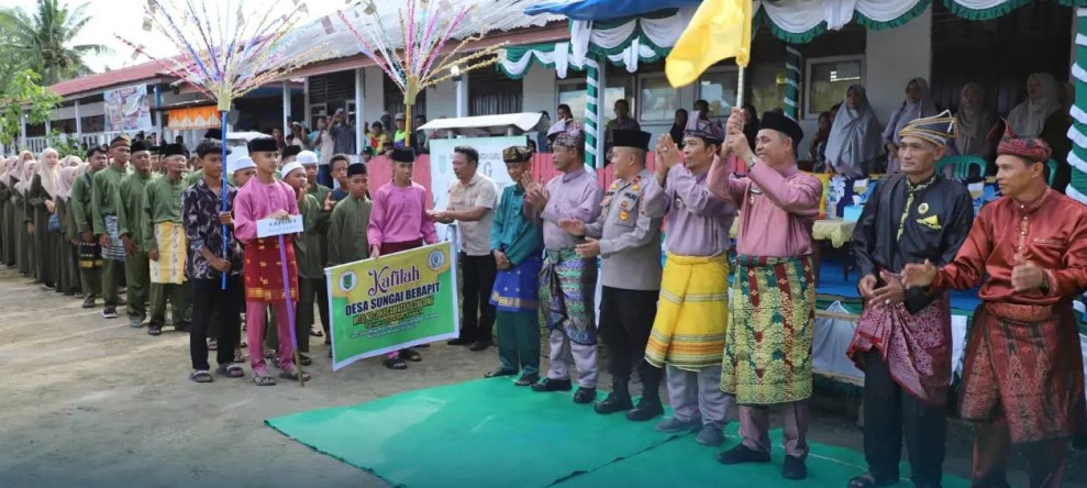 Pj.Bupati Herman Lepasan Pawai Ta'aruf dan Pembukaan Bazar MTQ di Kecamatan Concong