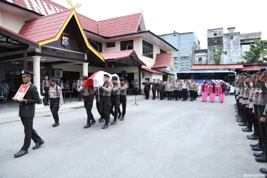 Polres Inhil Lepas Almarhum Iptu Fauzan dengan Upacara
