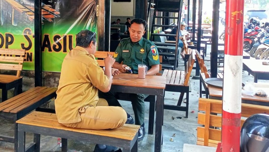 Serma Adwin Gencarkan Komsos di Kelurahan Kaliwungu