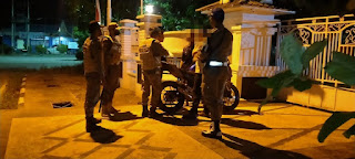 Tim URC Satpol PP Laksanakan Kegiatan Rutin Patroli Malam, Anggota Temukan Kartu ATM