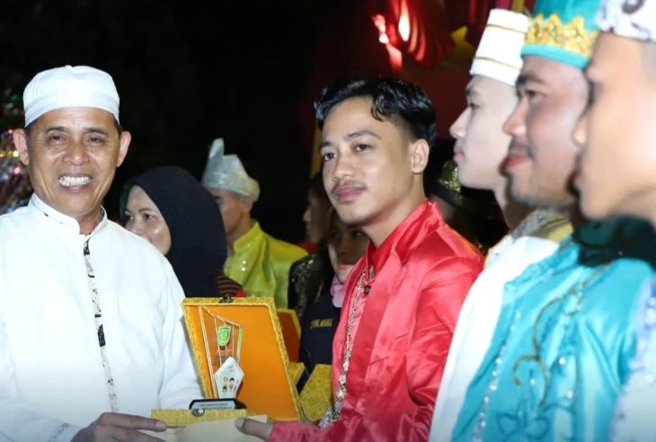 Penjabat Bupati Inhil Herman Membuka Festival Pengantin Sahur Di Kecamatan  Tembilahan Hulu