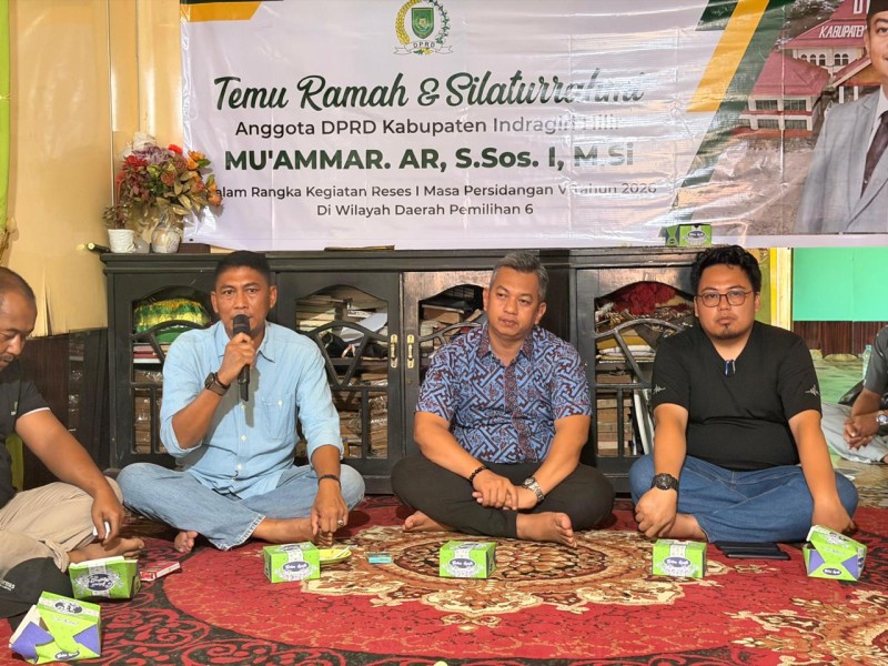 Warga Kotabaru  Keluhkan Infrastruktur Jalan dan Bangunan Pasar kepada Muammar